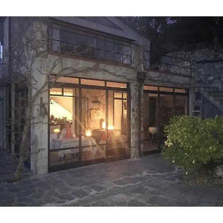 Casa Del Lupo Molini (Liguria)